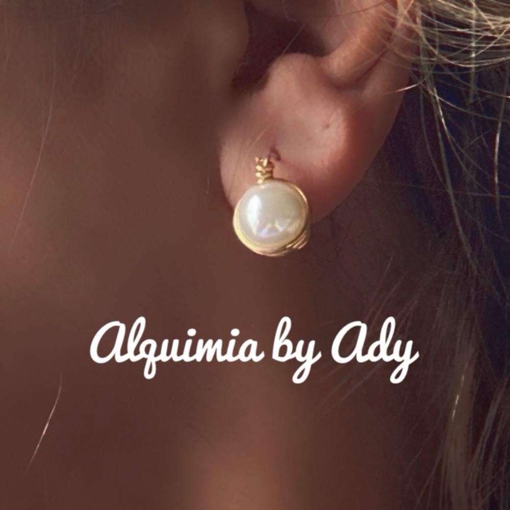 Gold and Cream Pearl Earrings